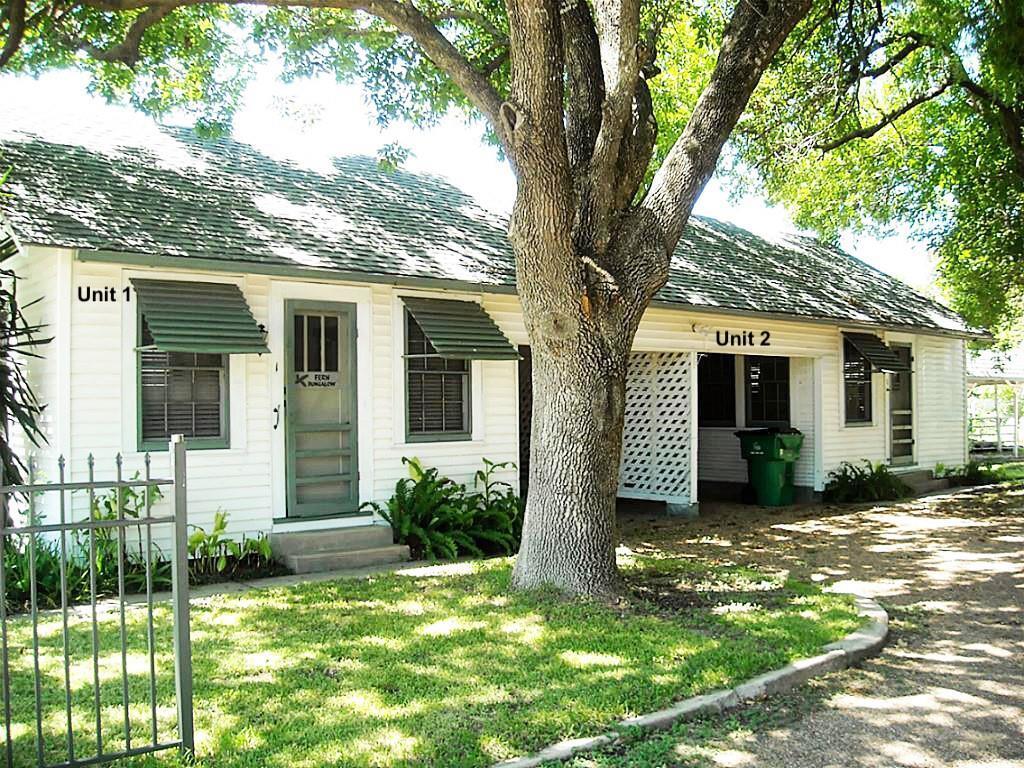 208 Main St, Palacios, TX 77465 Room for Rent in Palacios, TX