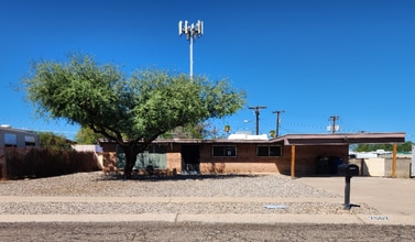 Building Photo - 2502 S Calle Yucatan