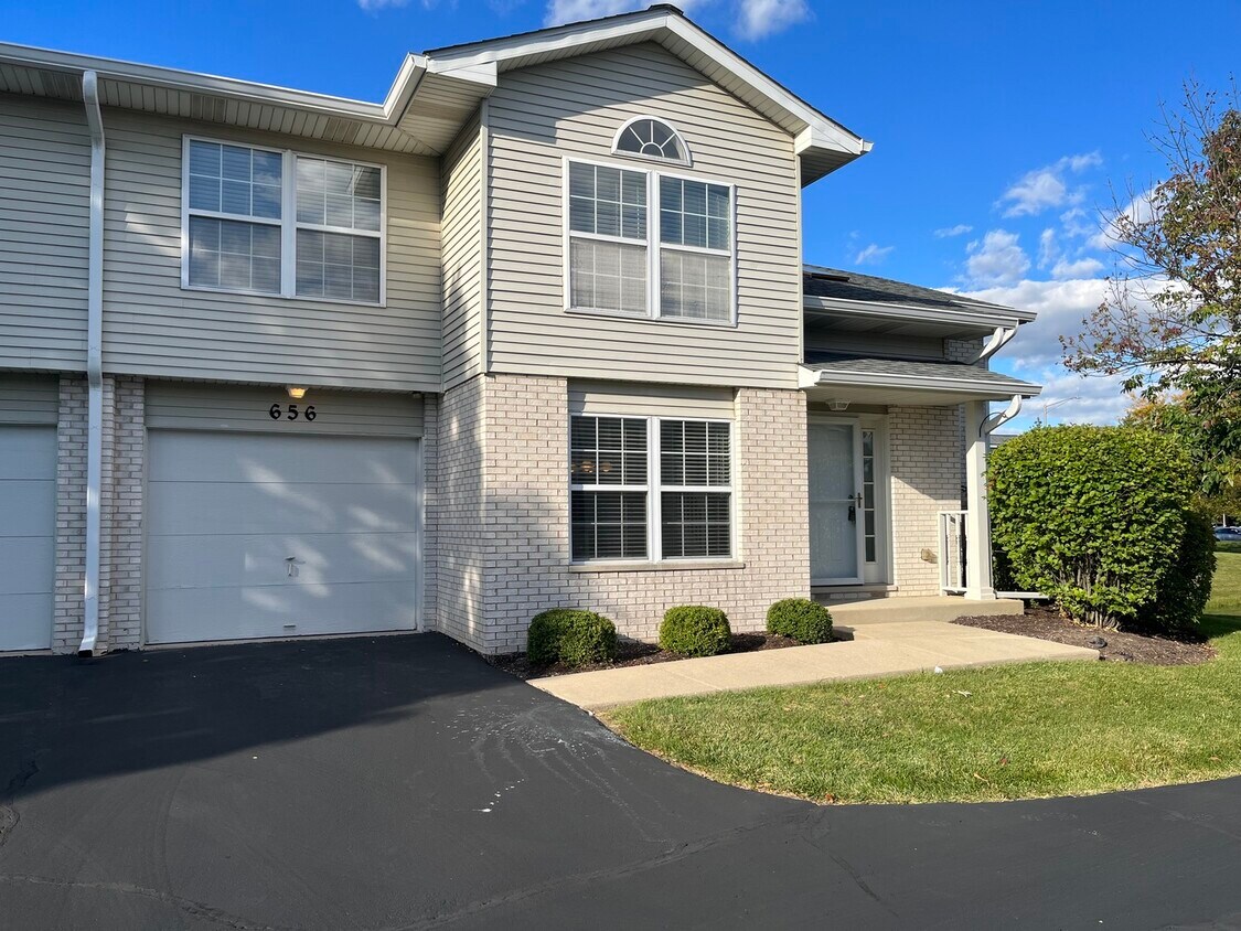 656 Beaver Ct, Naperville, IL 60563 Townhome Rentals in Naperville IL