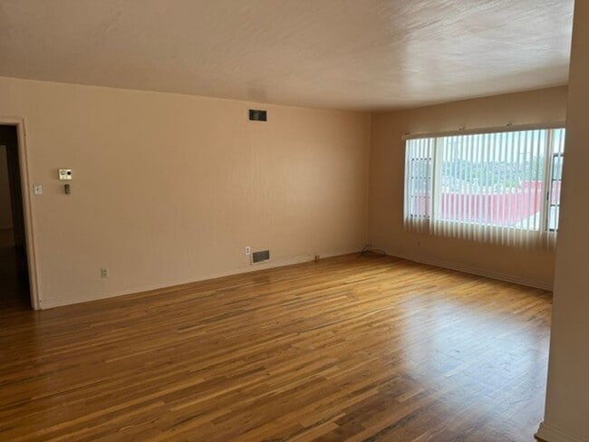 Building Photo - 1810 N Juniper St