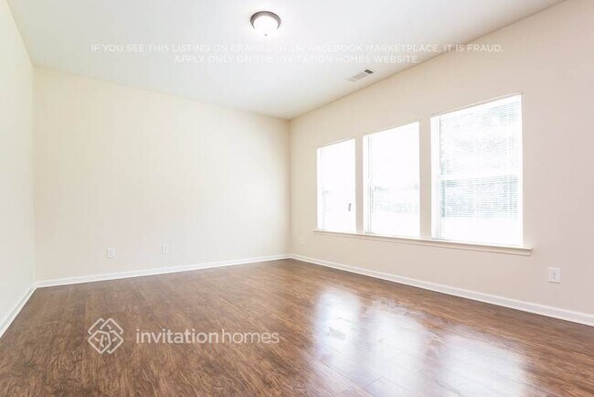 Foto del edificio - 1562 Ewing Farm Dr