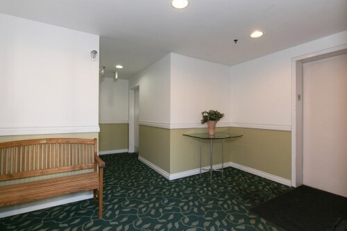 Building Photo - Avalon Condominiums - 2 bedrooms