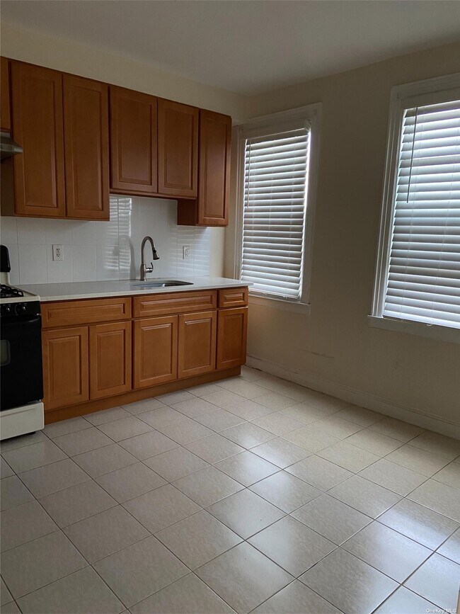 Foto del edificio - 31-23 94th St
