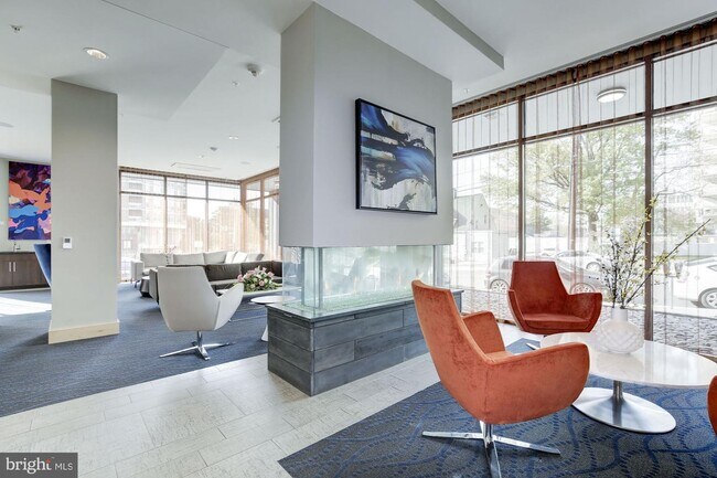 Foto del edificio - 1320 Fenwick Ln