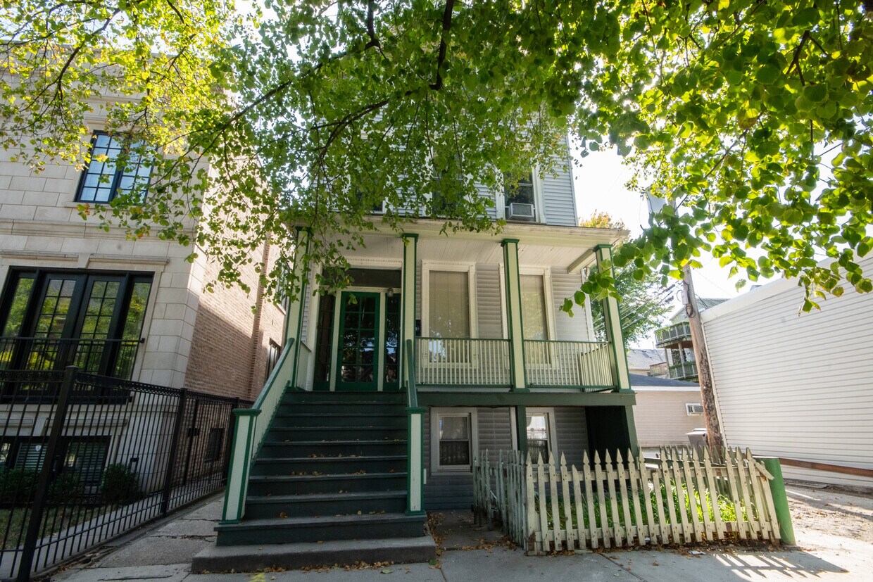 Primary Photo - 2145 W School St