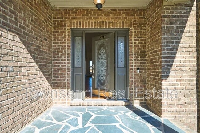 Building Photo - 695 Cedar Point