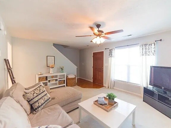 Foto del edificio - 136 Mulberry Cir