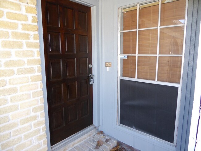 Foto del edificio - 2911 Mariner Dr