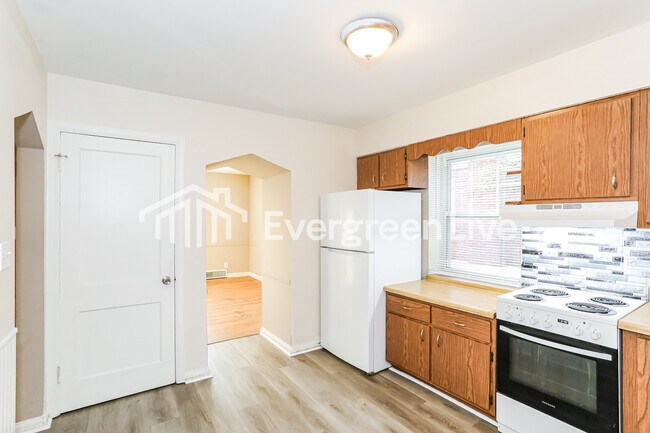 Foto del edificio - 3316 Robinet Dr