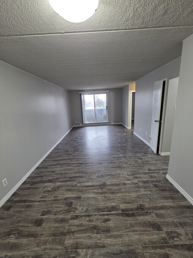 Building Photo - 251 Erb St. W