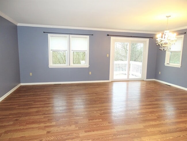 Building Photo - 932 Orchard St