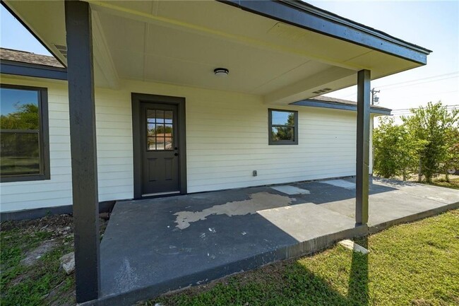 Building Photo - 50204 Indian Creek Dr