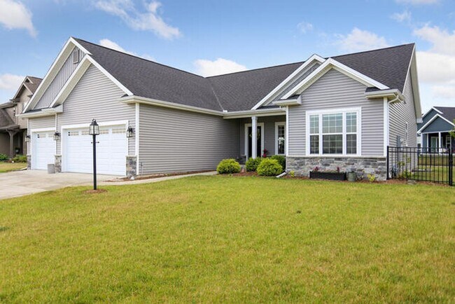 Foto del edificio - 4 Bedroom Ranch in SW Champaign - Availabl...