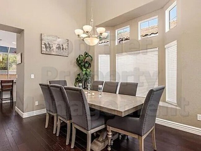 Foto del edificio - Luxurious 5-Bedroom Rancho Del Oro Home with Solar – Available Now!