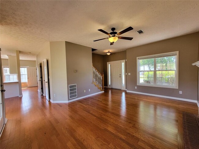 Building Photo - 804 Hampton Way