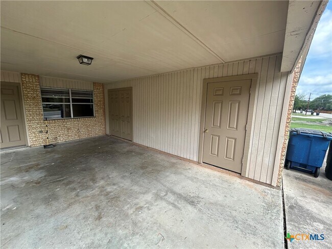 Foto del edificio - 1324 S Mesquite Ave