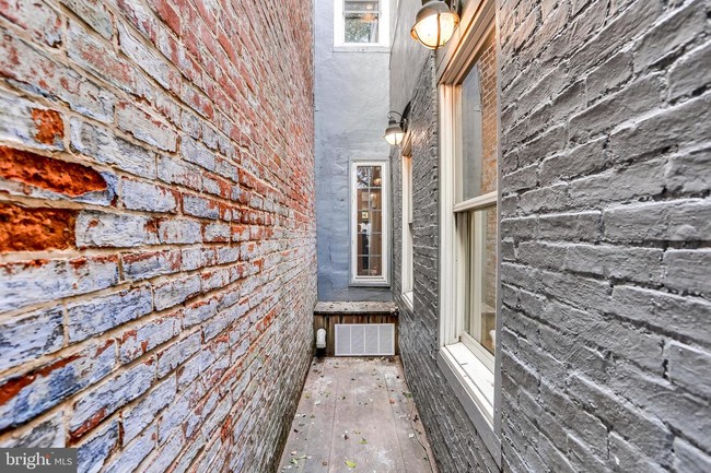 Building Photo - 1402 Patapsco St