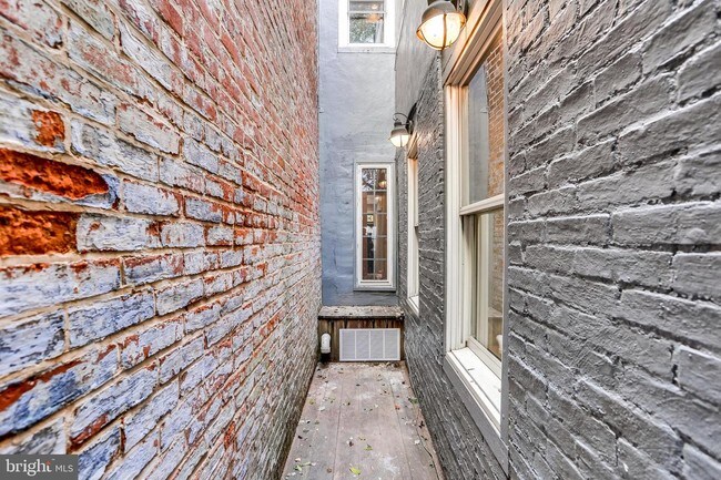 Foto del edificio - 1402 Patapsco St