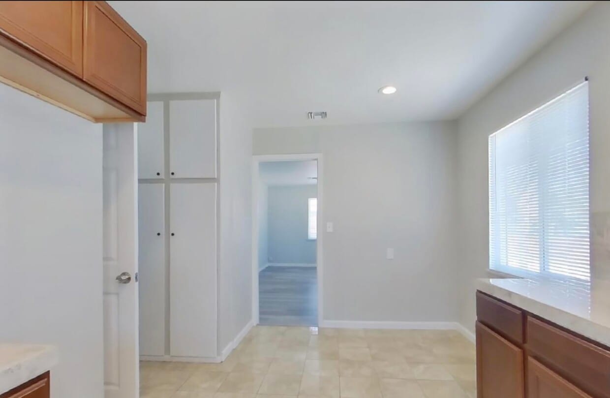 Building Photo - Best Home In Lancaster!