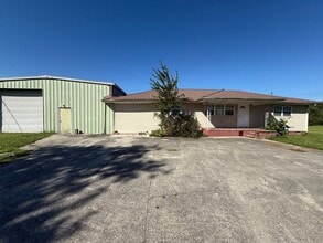 Building Photo - 2870 Five Springs Rd