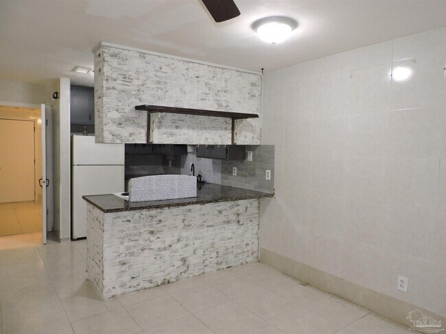 Foto del edificio - 1345 Jasma Ln