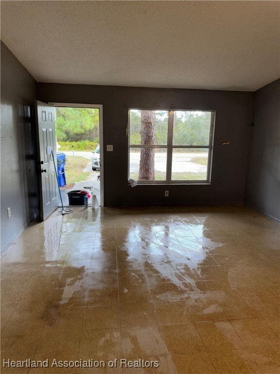 Foto del edificio - 1521 Bassage Rd