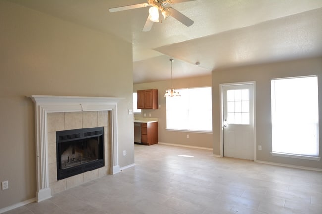 Building Photo - 1707 Wood Creek Dr