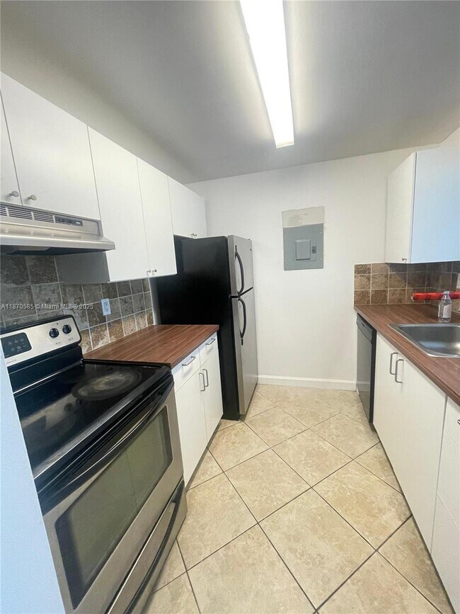 Foto del edificio - 2150 SW 16th Ave