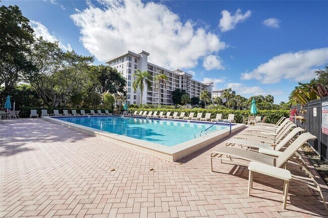 Foto del edificio - 2601 S Palm Aire Dr