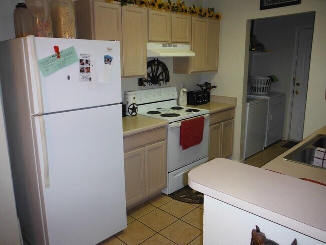 Building Photo - 808 Sagewood Trail