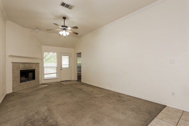 Foto del edificio - 4050 Cottage Park Ct