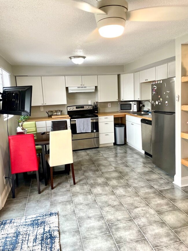 Foto del edificio - Adorable 1 bedroom Home wiht Office in Prime Location Near UT and Bearden