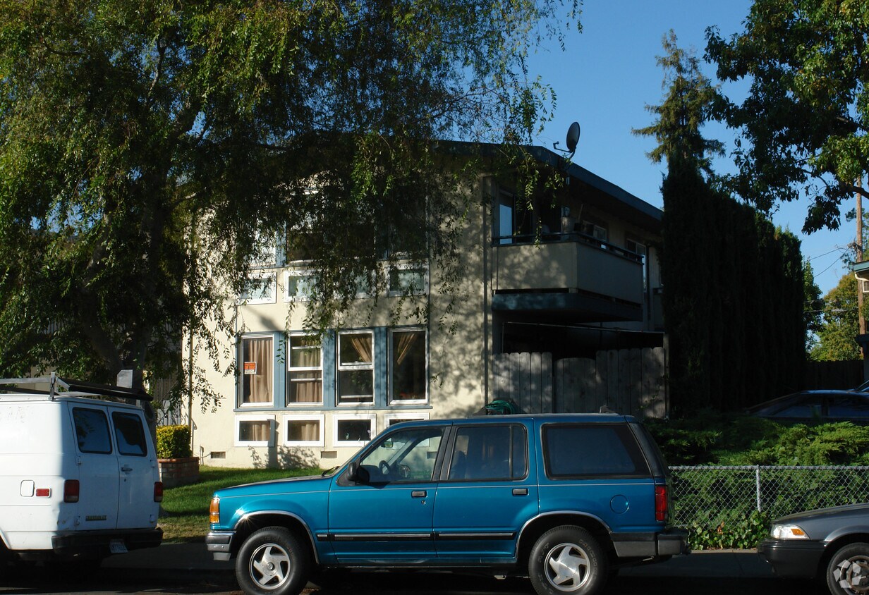 Building Photo - 279 La Pala Dr