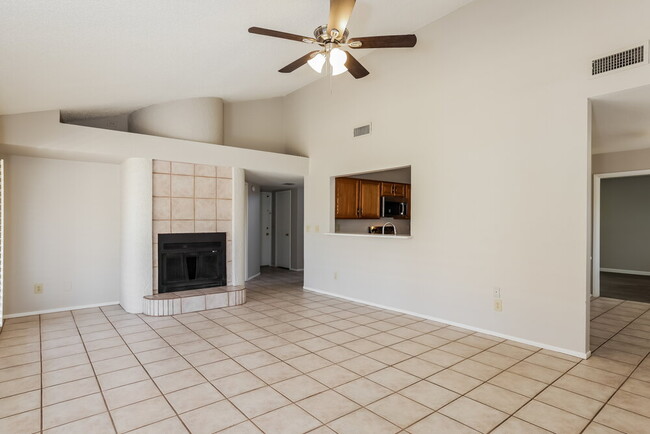 Building Photo - 7127 W Morrow Dr