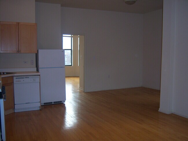 Building Photo - 1726 N Orchard St