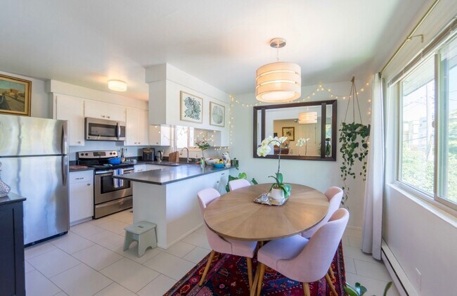 Foto del edificio - 5701 17th Ave NW