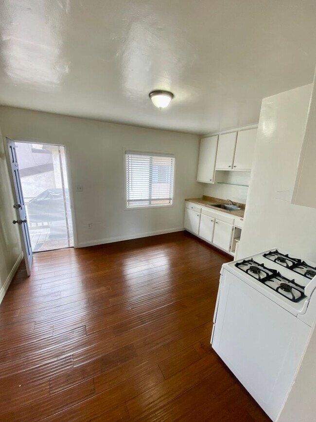 Foto del edificio - 4671 Westlawn Ave