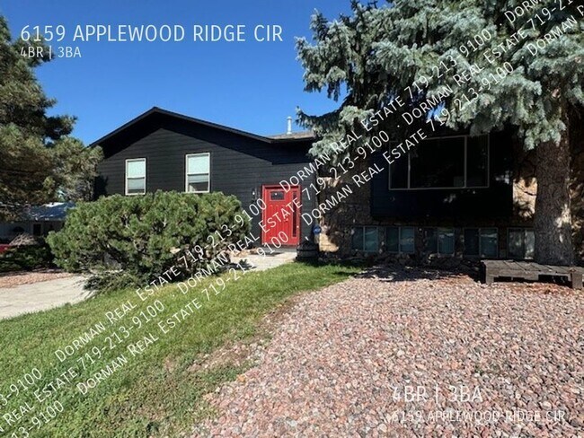 Building Photo - Amazing 4 Bedroom Home In A Secluded Neigh...