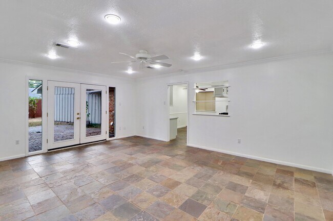 Foto del edificio - 5735 Wigton Dr