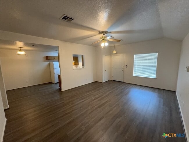 Building Photo - 2601 Lucille Dr