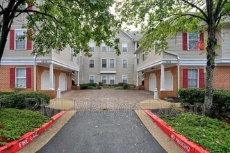 Building Photo - 5814 Wyndham Cir