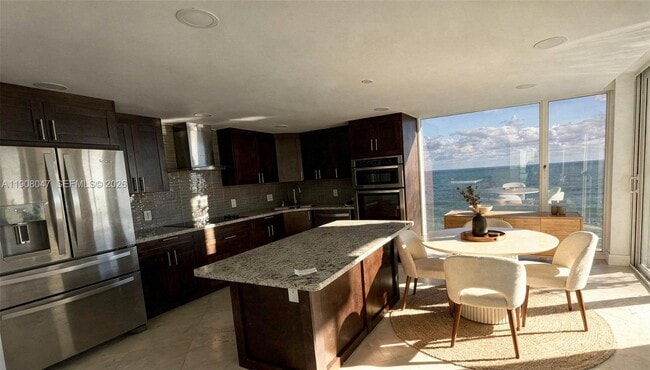 Building Photo - 881 Ocean Dr