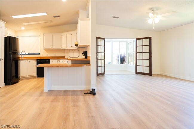 Building Photo - 1462 Gulf Coast Dr