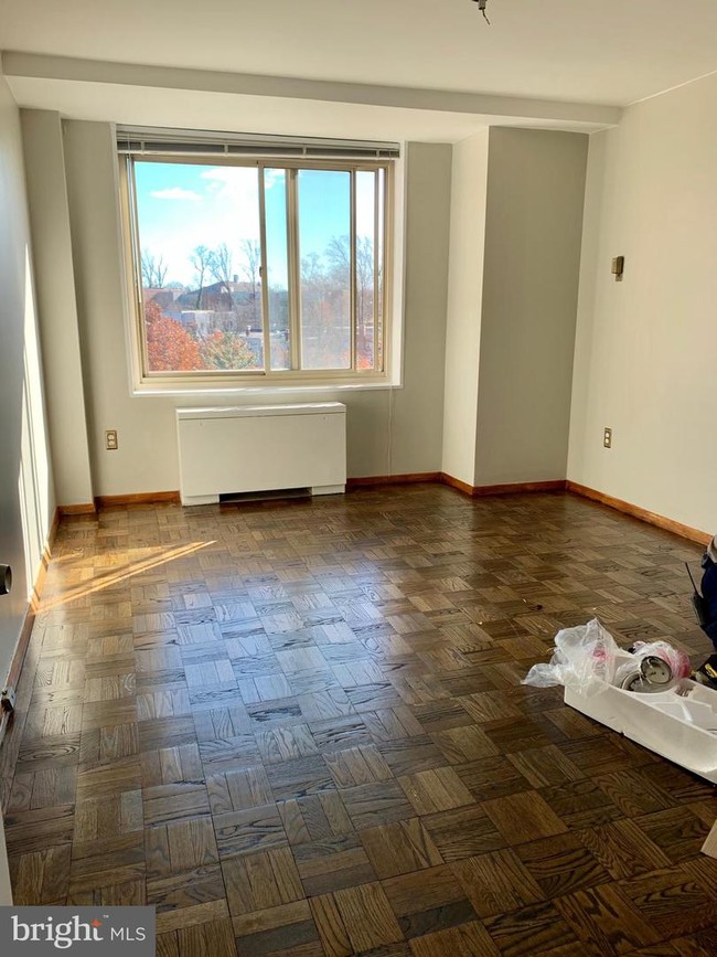 Foto del edificio - 4000 Tunlaw Rd NW