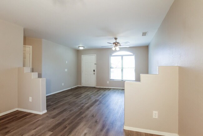 Foto del edificio - 8961 S 253rd Ave