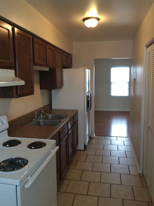 Building Photo - 6503 Carefree Ln