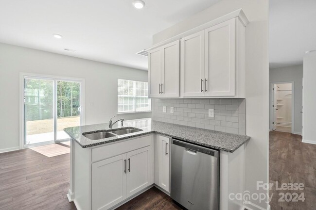 Building Photo - 16116 Trenton Green Ln