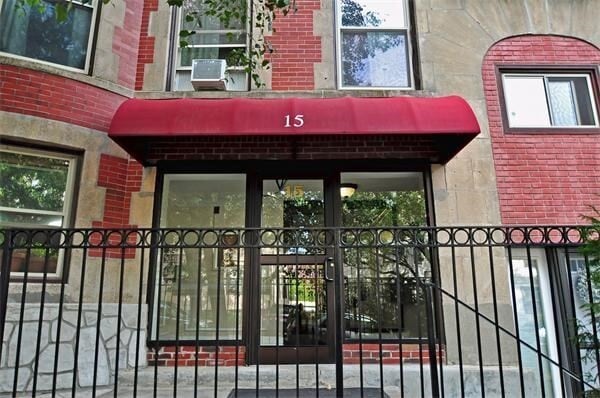 Building Photo - 15-17-17 University Rd