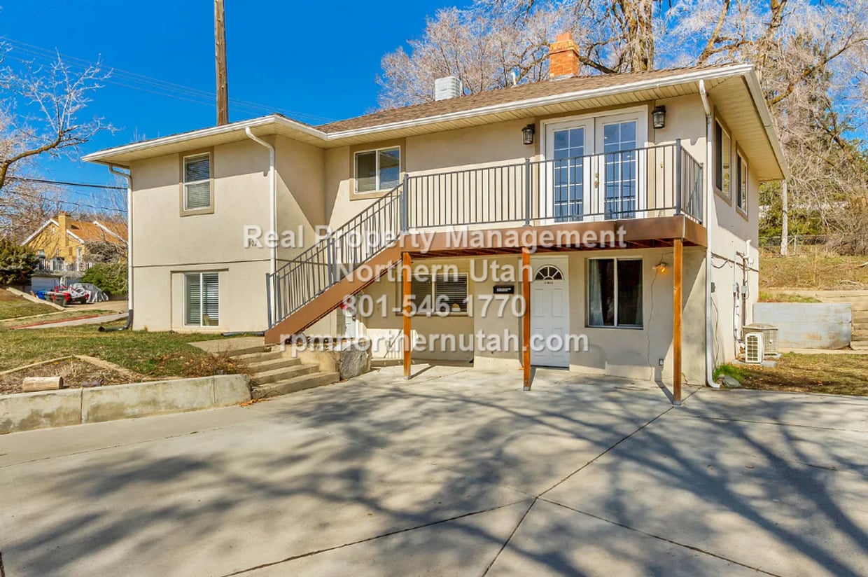 Primary Photo - 902 Sullivan Dr