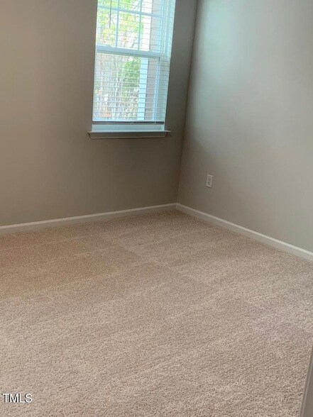 Foto del edificio - 1241 Commack Dr